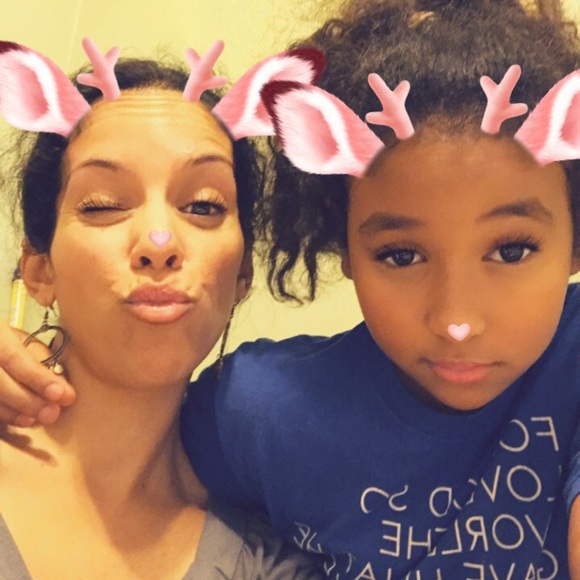 Meet your Posher, Aimee!! - Picture 3 of 8